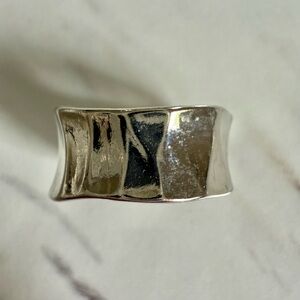 Le Chateau Silver Wave Ring SZ.6
